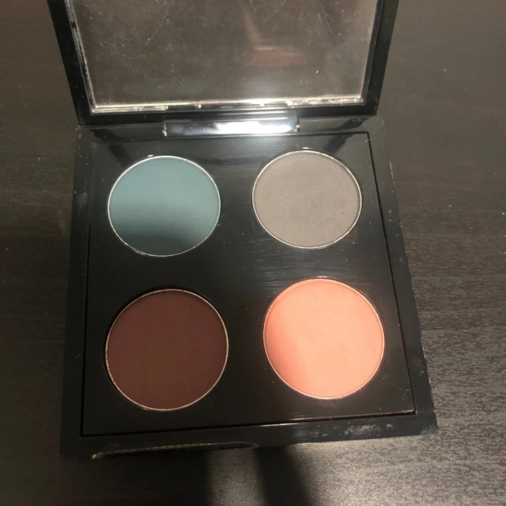 Mac eyeshadow palette